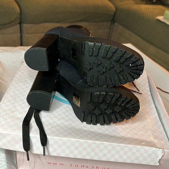 Women’s Black Combat Ankle Heeled Boots - Picture 4 of 7